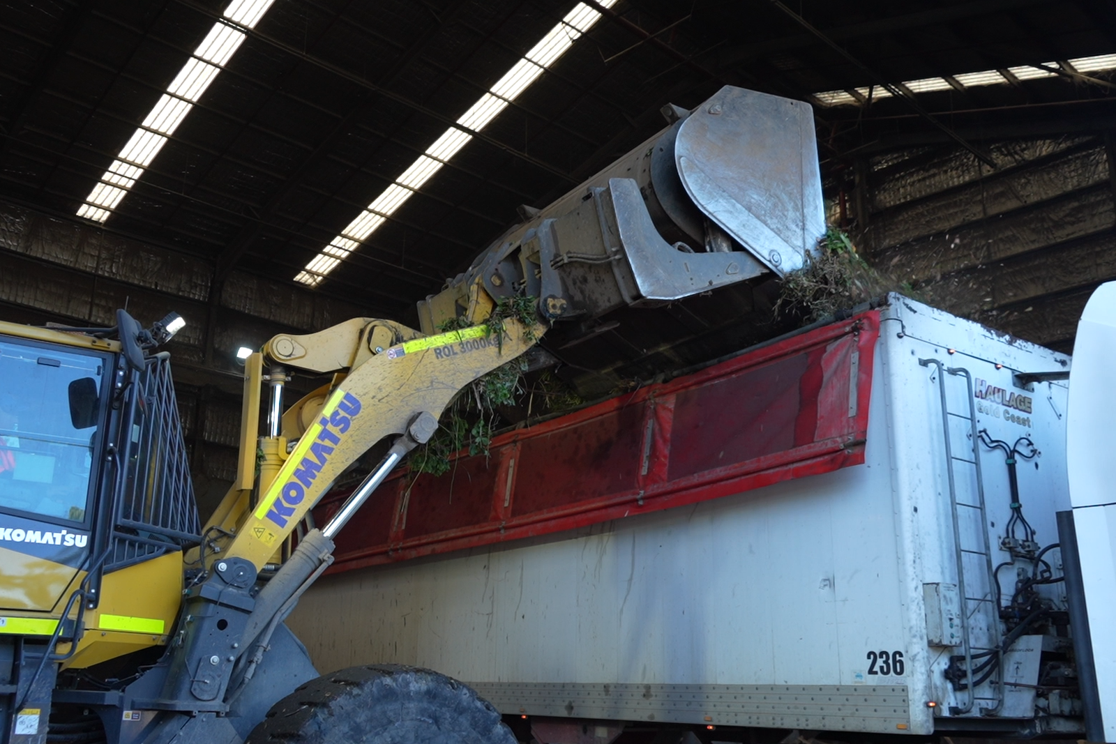 kerfab bucket loading truck