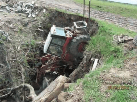 10 of the Funniest Tractor Fails You Will Ever See |  [current-page:pager]Kerfab